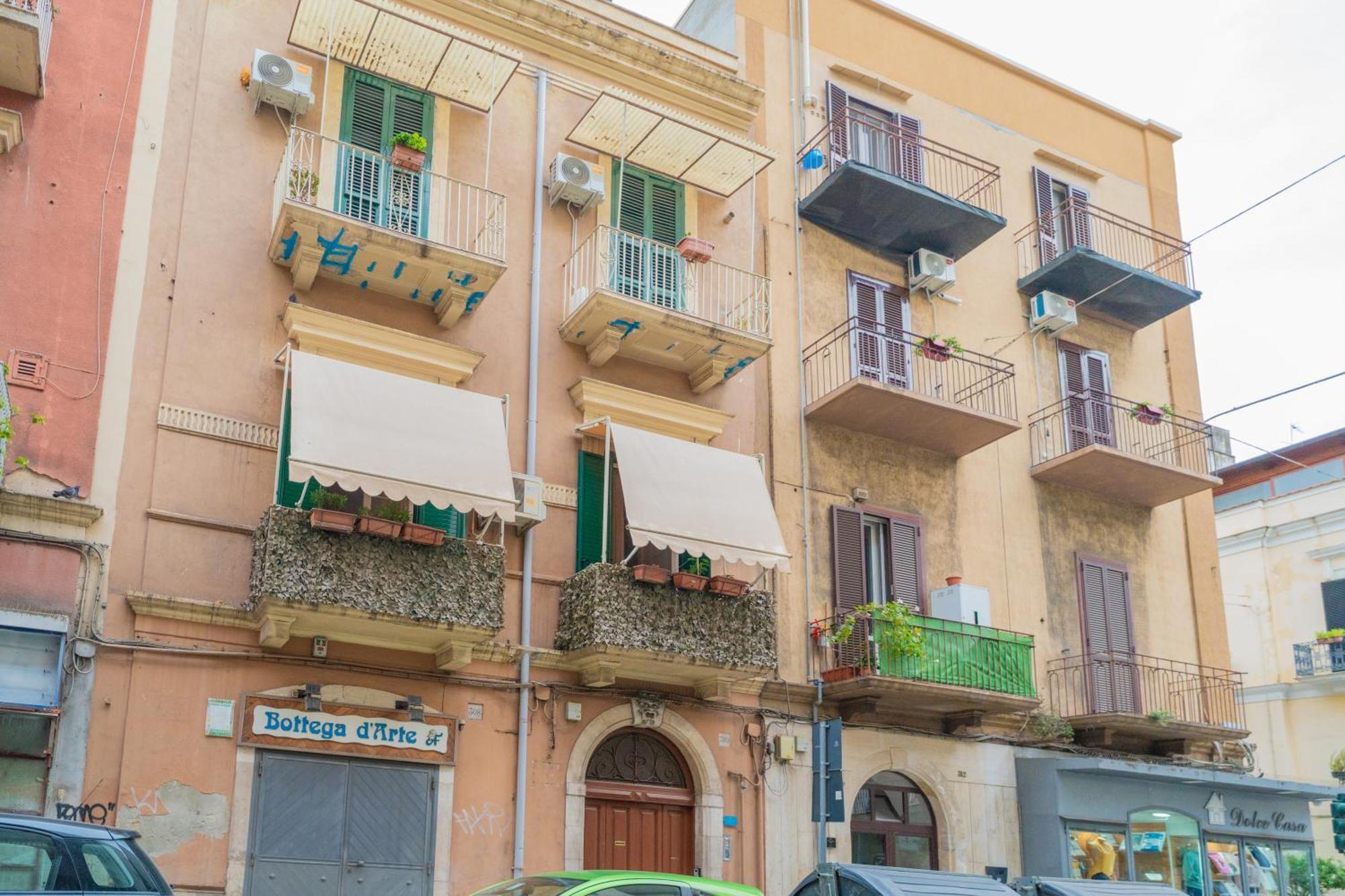 Appartamento Dimora Dante 310 Bari Esterno foto